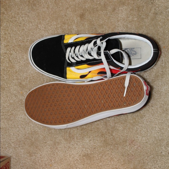 Old skool (Flame) black and white Vans shoes - Picture 3 of 5